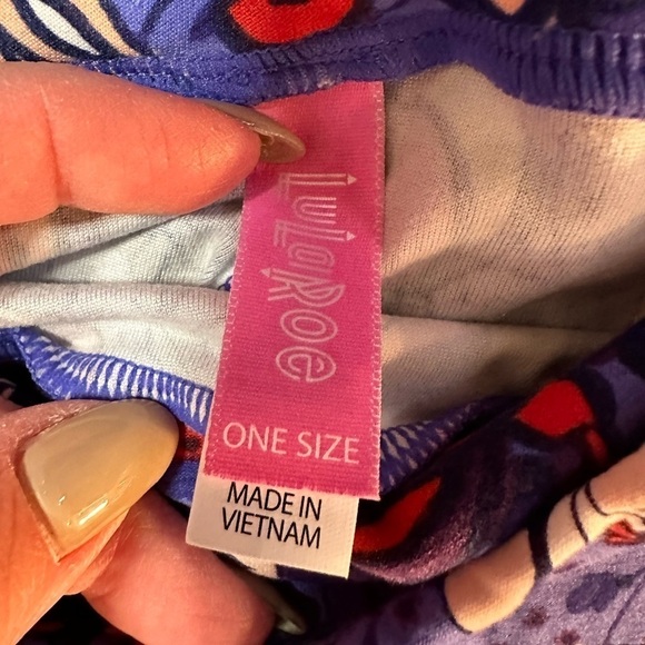 Lularoe Disney Queen of hearts! bright buttery soft leggings - Picture 4 of 4